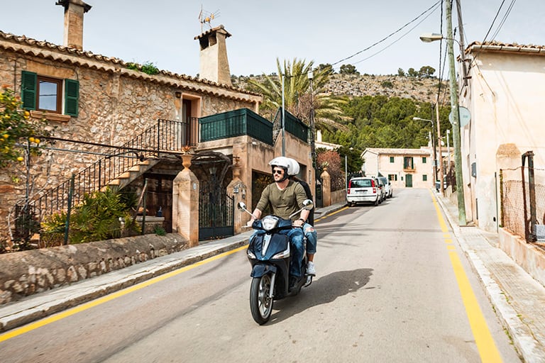 rent piaggio liberty mallorca